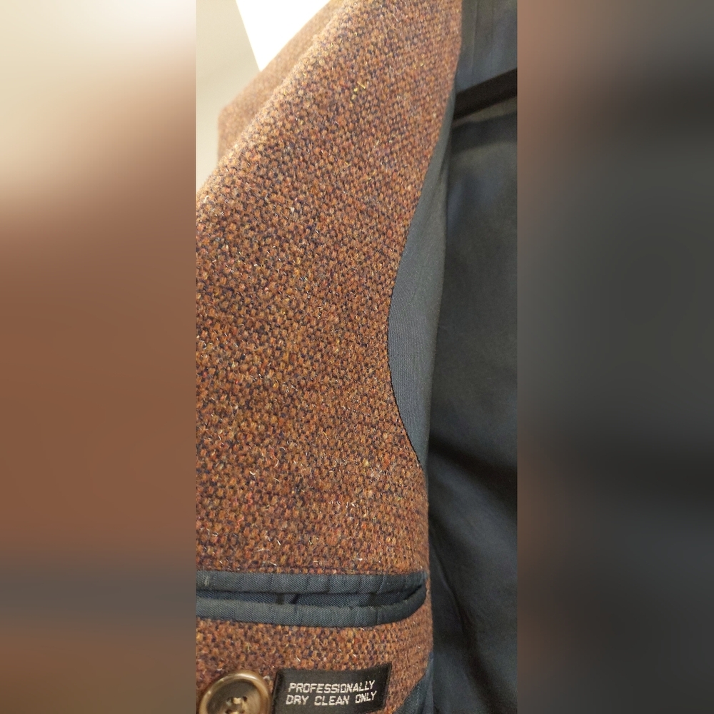 Classic Men's Brown Blazer - Picture 8 of 9